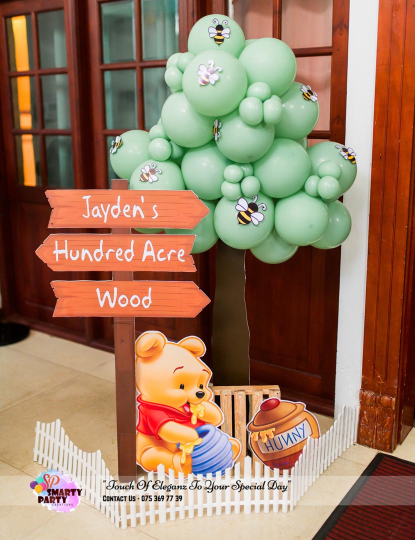Pooh Theme Entrance Deco