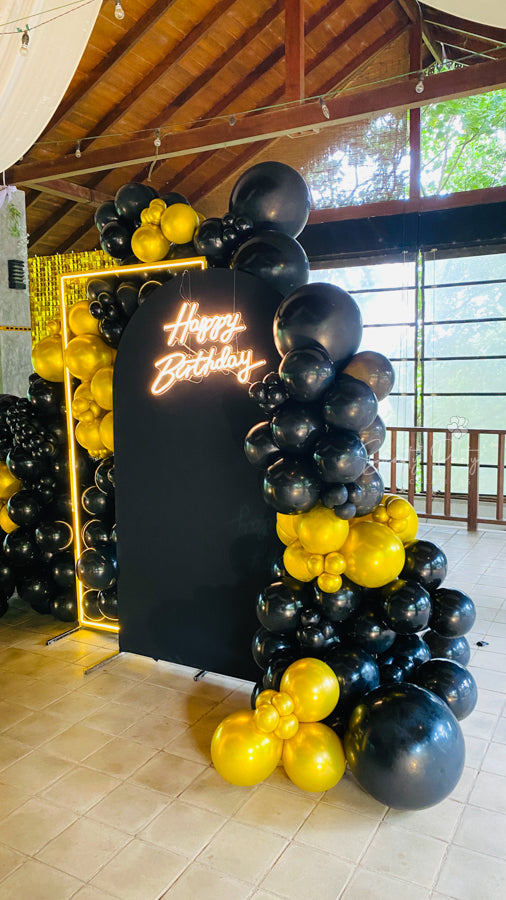 Gold Shimmer Wall Birthday deco