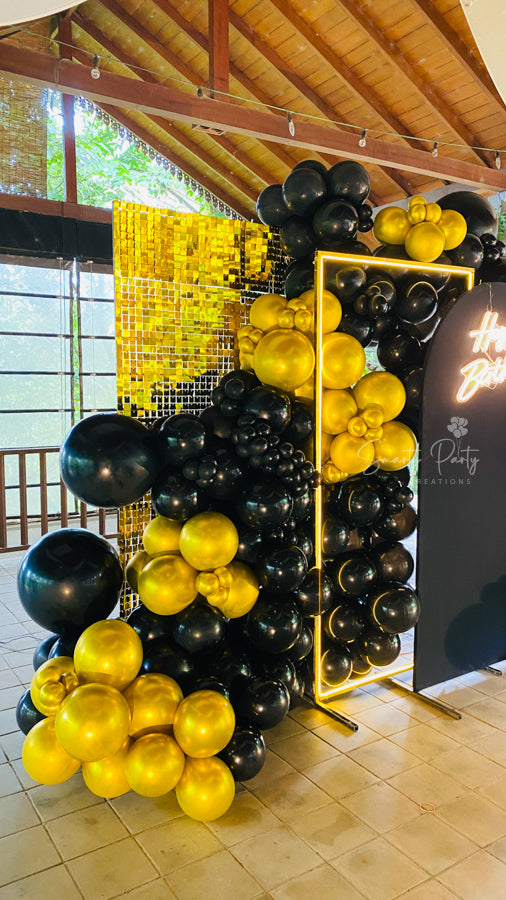 Gold Shimmer Wall Birthday deco