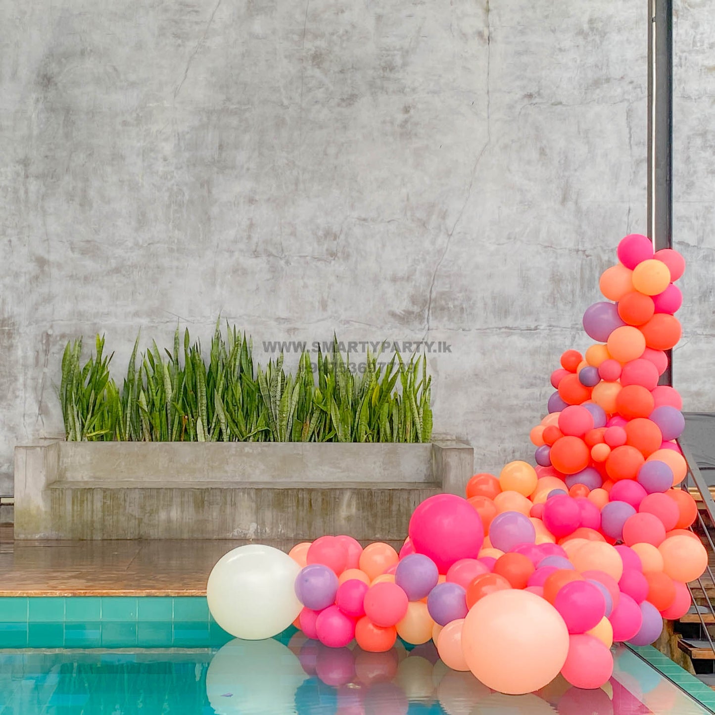 Swimming Pool Balloon Deco