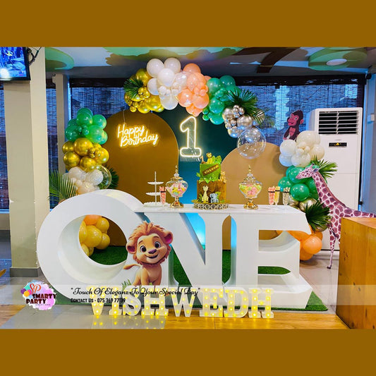 Wild Theme with One Table and Three Arch